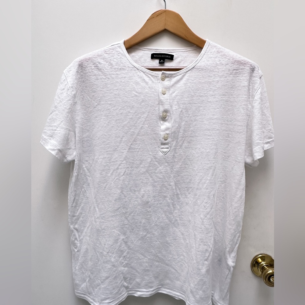 Band collar white tee